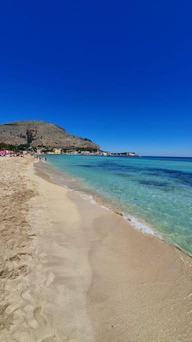 Apartment By The Sea Mondello Beach Palermo Buitenkant foto