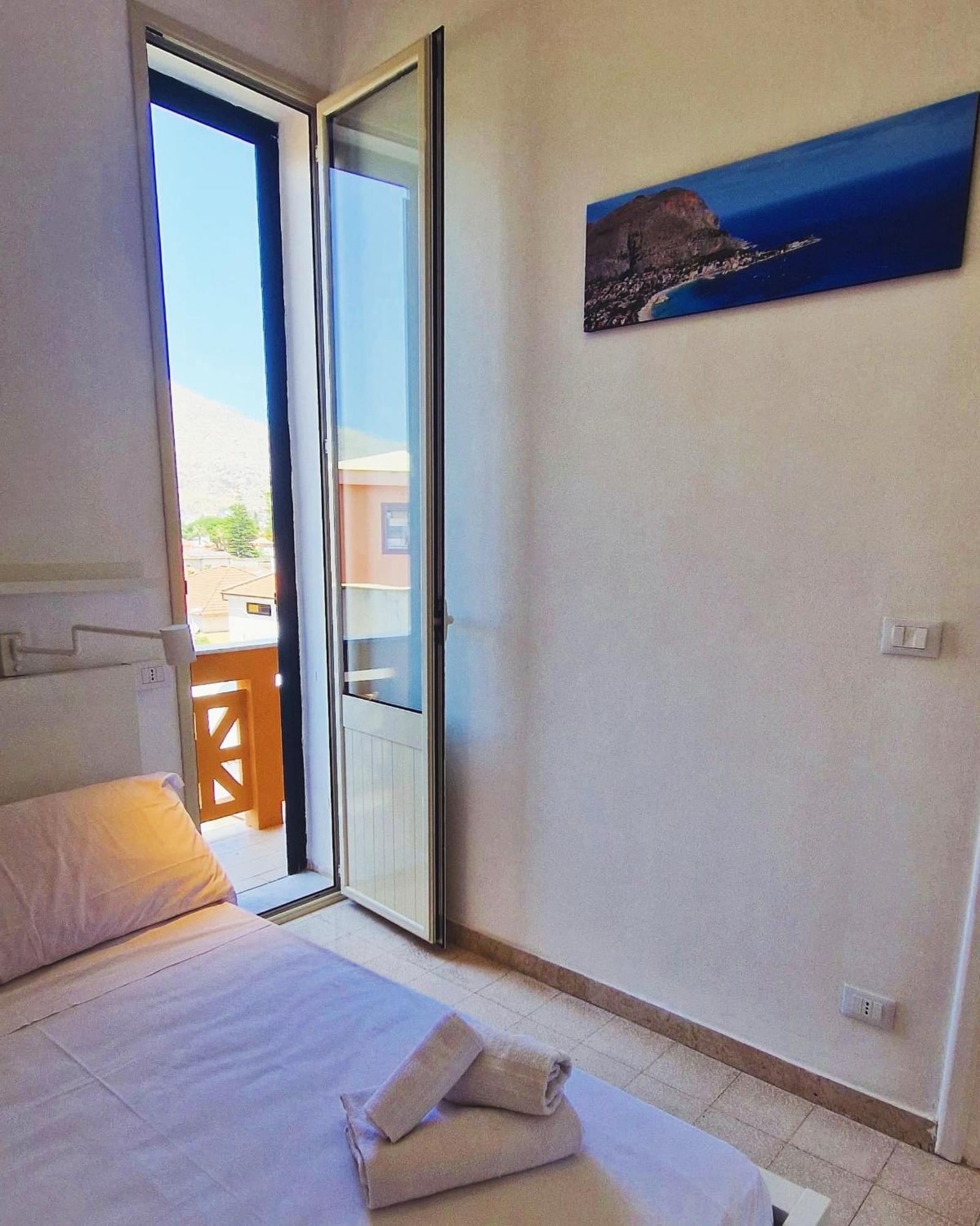Apartment By The Sea Mondello Beach Palermo Buitenkant foto
