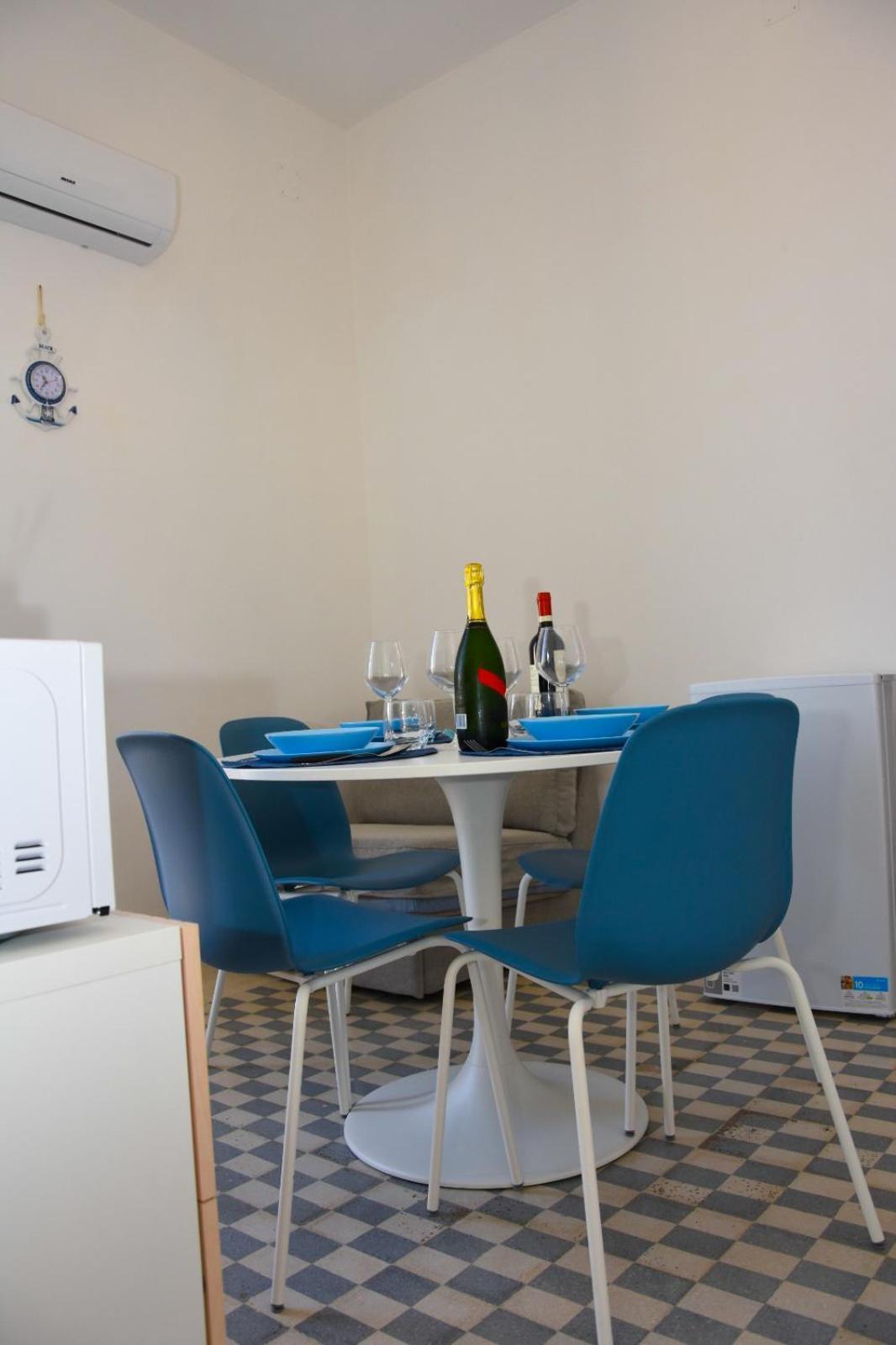 Apartment By The Sea Mondello Beach Palermo Buitenkant foto